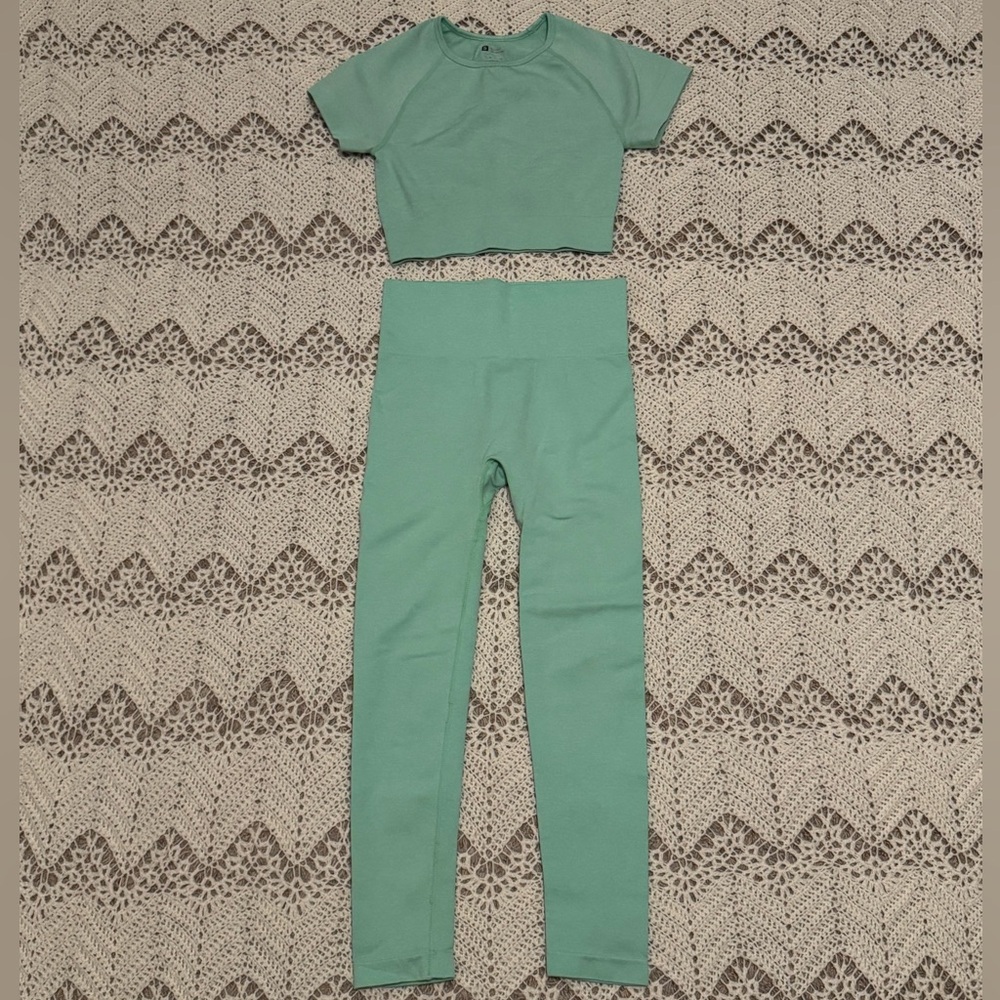 Active Wear Set 2 Piece Mint Green Both Size Small Compression Thick Breathable